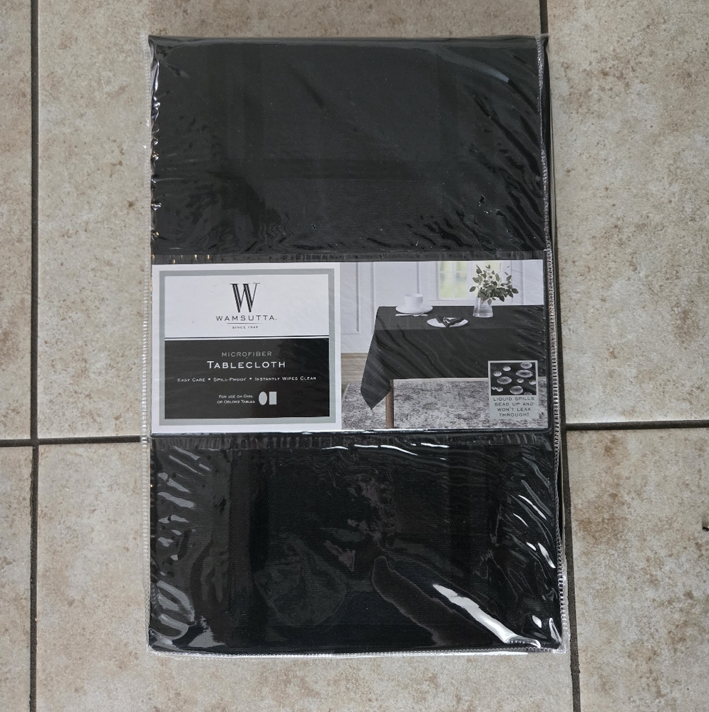 NEW Wamsutta Black Tablecloth Rectangle 60 x 84 Water Resistant Machine Washable